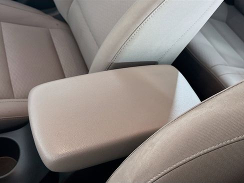 Used 2020 Hyundai Elantra SE image 18