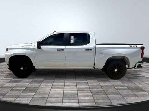 Used 2020 Chevrolet Silverado 1500 Custom w/ Custom Value Package AWD/4WD image 4