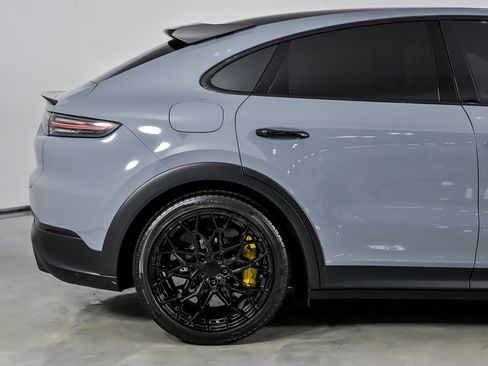 Used 2023 Porsche Cayenne Turbo GT image 13