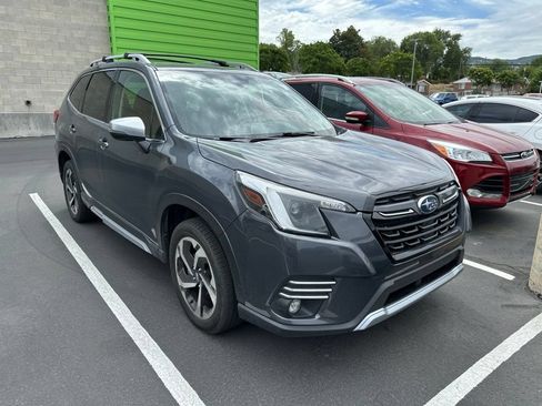 Used 2022 Subaru Forester Touring w/ Popular Package #2 AWD/4WD image 3