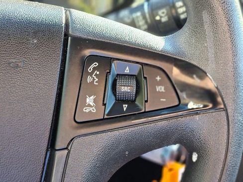 Used 2017 Chevrolet Equinox LS image 18