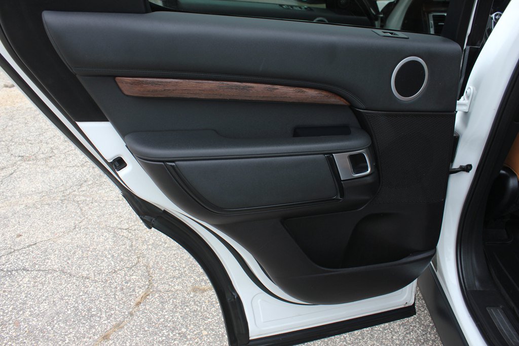 Used 2017 Land Rover Discovery HSE AWD/4WD image 41