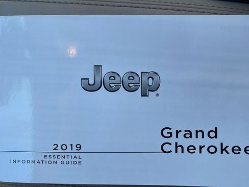 Used 2019 Jeep Grand Cherokee Limited w/ Trailer Tow Group IV AWD/4WD image 29