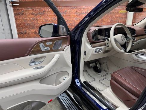 New 2026 Mercedes-Benz Maybach GLS 600 Maybach GLS 600 image 9