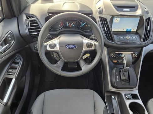Used 2016 Ford Escape SE w/ Equipment Group 201A AWD/4WD image 16