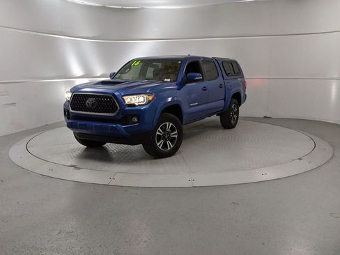 Used 2018 Toyota Tacoma TRD Sport image 6