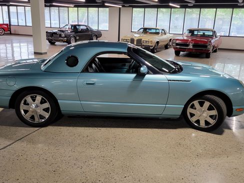 Used 2002 Ford Thunderbird RWD image 38