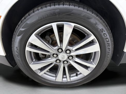 Used 2020 Cadillac XT5 Premium Luxury AWD/4WD image 7