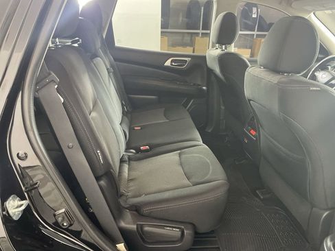 Used 2020 Nissan Pathfinder SV image 26