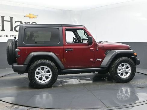 Used 2021 Jeep Wrangler Sport image 31