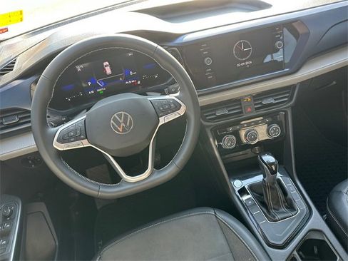 Certified 2023 Volkswagen Taos SE image 28