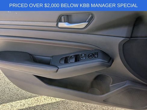Used 2022 Nissan Altima 2.5 SR image 9