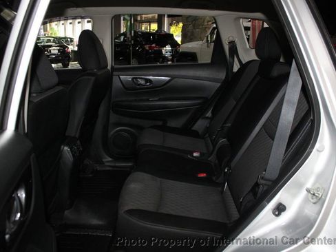 Used 2017 Nissan Rogue SV w/ SV Premium Package image 20