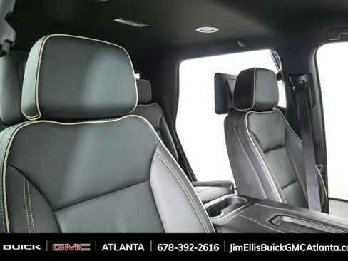 Used 2024 GMC Yukon SLT w/ SLT Luxury Package AWD/4WD image 22