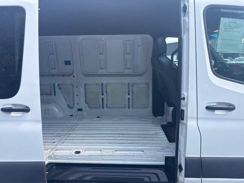Used 2025 Mercedes-Benz Sprinter 2500 image 15