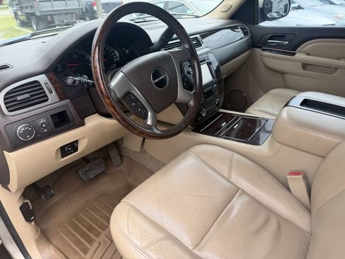 Used 2012 GMC Yukon XL Denali AWD/4WD image 9