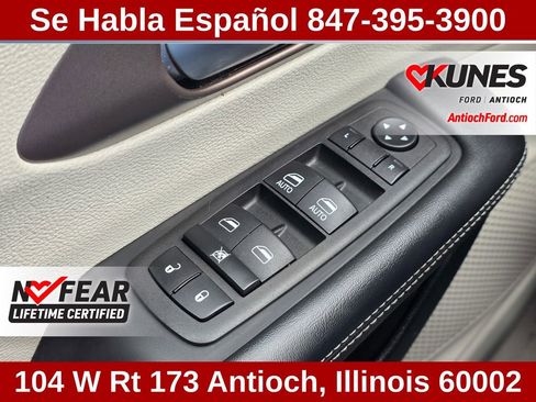 Used 2023 Chrysler Voyager LX image 50