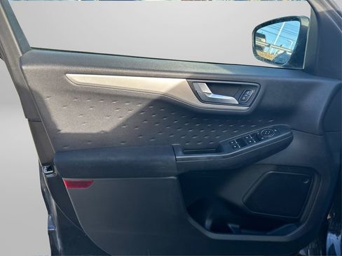 Used 2020 Ford Escape SE image 20