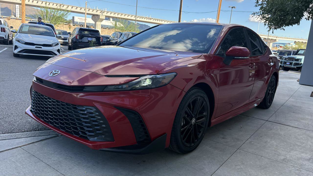 Used 2025 Toyota Camry SE w/ Convenience Package FWD image 13