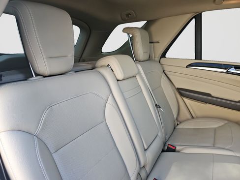 Used 2015 Mercedes-Benz ML 350 4MATIC image 39