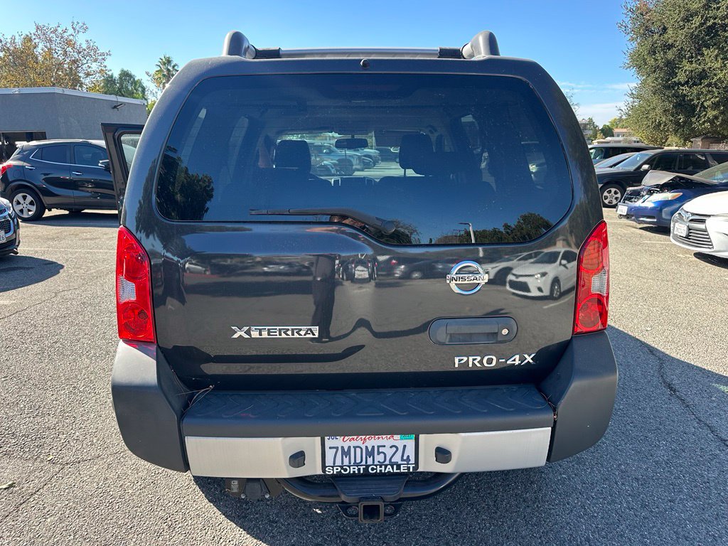 Used 2011 Nissan Xterra PRO-4X AWD/4WD image 2