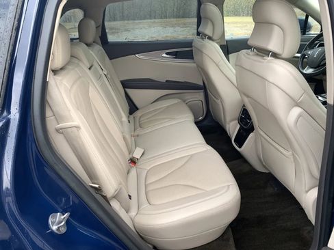 Used 2018 Lincoln MKX Reserve w/ Driver Assistance Package image 26