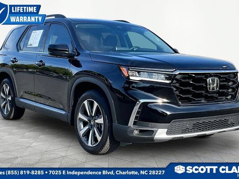 Used 2025 Honda Pilot Elite image 1