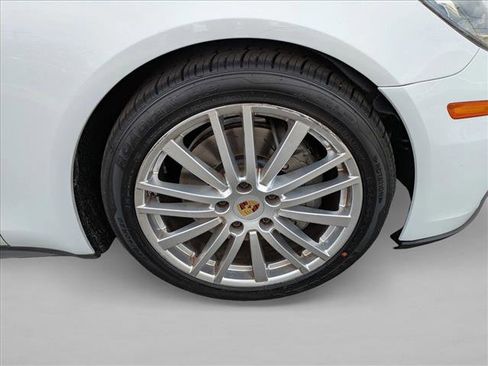 Used 2018 Porsche Panamera 4S image 25