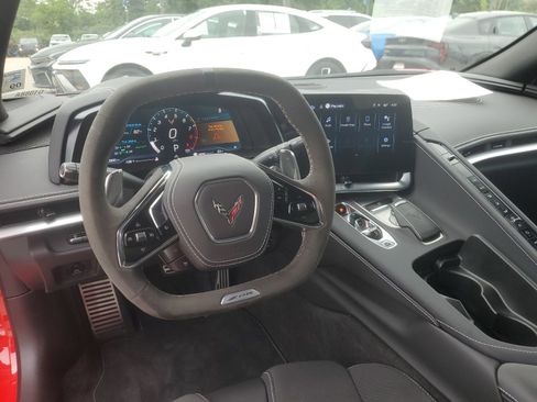 Used 2025 Chevrolet Corvette Z06 RWD image 9