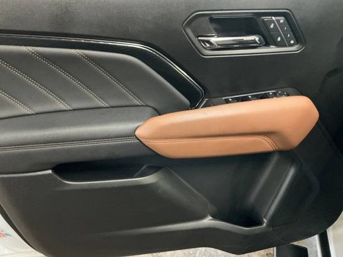 Used 2023 GMC Canyon AT4 w/ AT4 Premium Package AWD/4WD image 14