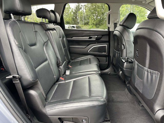 Used 2024 Kia Telluride LX FWD image 11