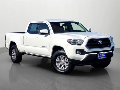 Used 2016 Toyota Tacoma SR5 image 8