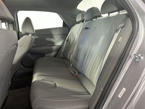 Used 2025 Hyundai Elantra SEL FWD image 23