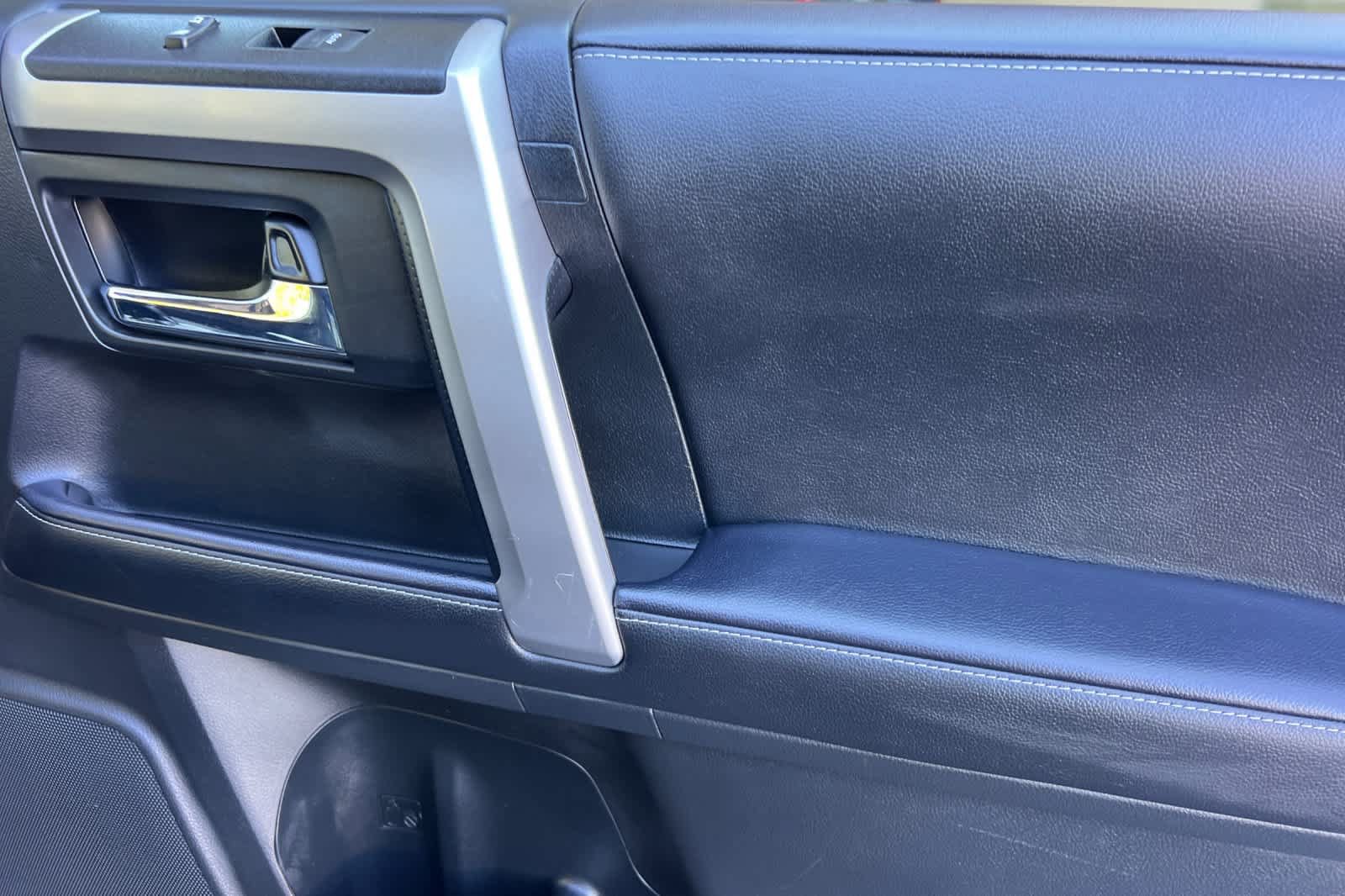 Used 2022 Toyota 4Runner SR5 AWD/4WD image 19