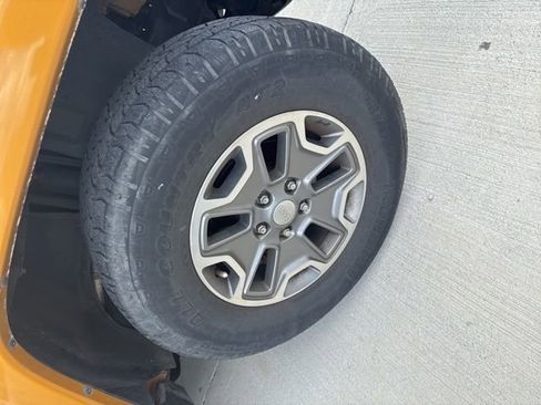 Used 2014 Jeep Wrangler Unlimited Rubicon w/ Connectivity Group AWD/4WD image 13