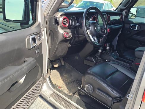 Used 2018 Jeep Wrangler Unlimited Sport image 9