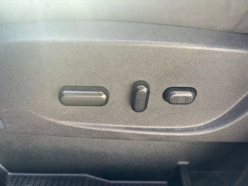 Used 2019 Ford Escape SE image 24