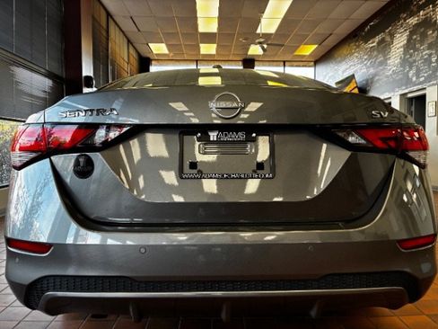 Used 2024 Nissan Sentra SV FWD image 11