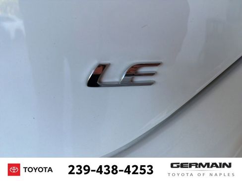 Used 2018 Toyota Corolla LE image 11