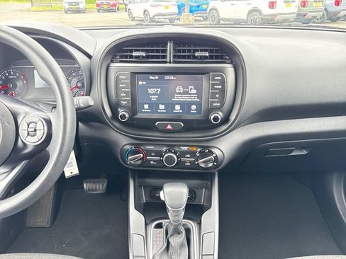 Used 2020 Kia Soul S FWD image 17