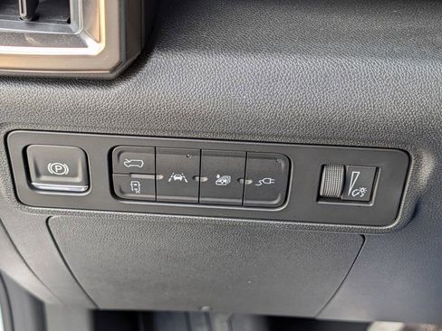 Used 2025 GMC Hummer EV 2X w/ LPO, Sport Package image 25