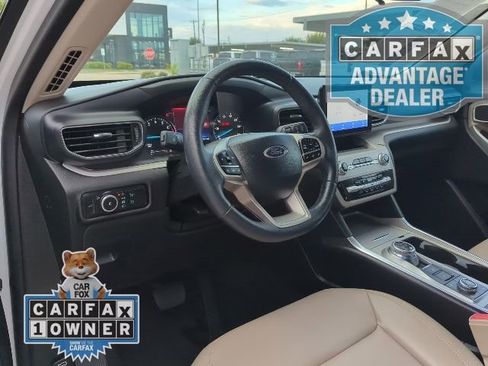 Used 2024 Ford Explorer XLT w/ Equipment Group 202A image 4
