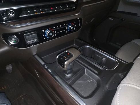 Used 2023 GMC Sierra 1500 SLT w/ SLT Premium Plus Package AWD/4WD image 19