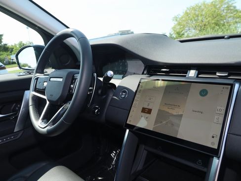 Used 2024 Land Rover Discovery Sport S image 54