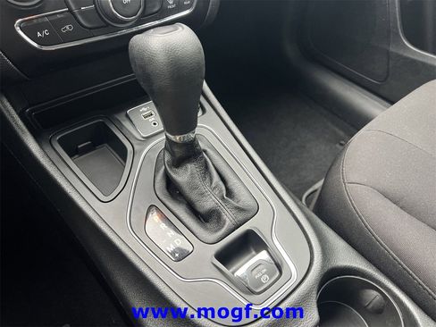 Used 2021 Jeep Cherokee Latitude image 10