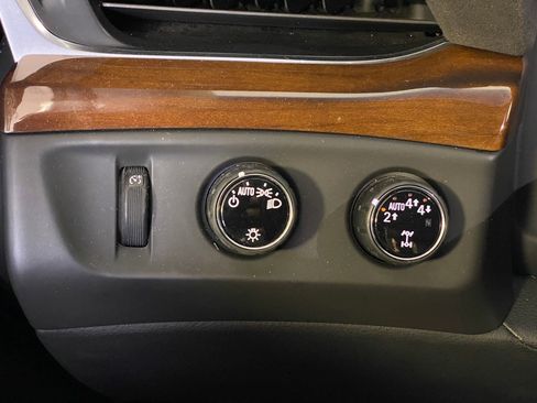 Used 2020 Cadillac Escalade Luxury image 15