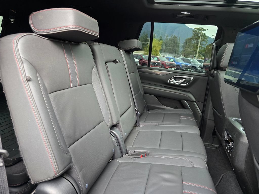 Used 2023 Chevrolet Tahoe RST w/ Luxury Package AWD/4WD image 15