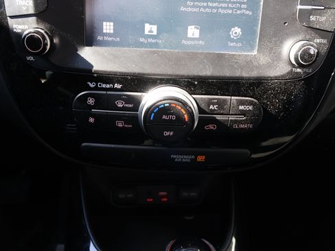 Used 2018 Kia Soul ! image 27