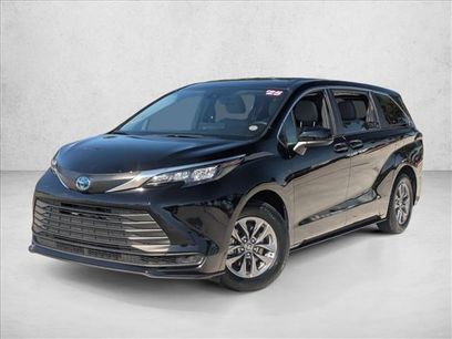 Certified 2025 Toyota Sienna LE