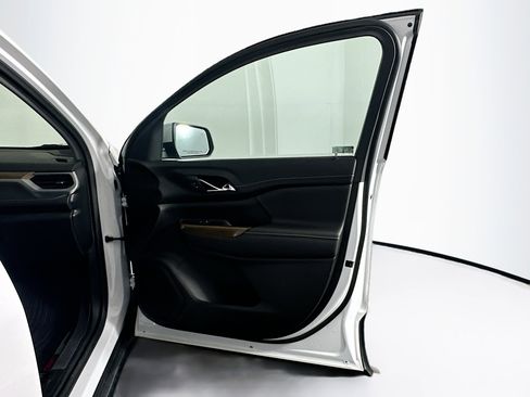 Used 2023 GMC Acadia SLE w/ Driver Convenience Package image 34